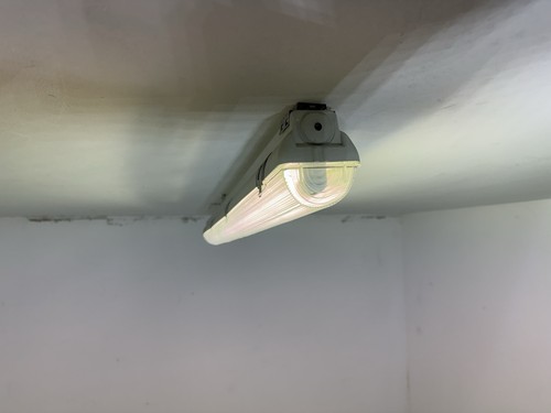 Feuchtraumleuchte neonröhre - /,